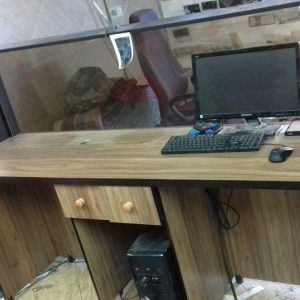 فروش میزِ پیشخوان دار در سایت آگهی و خرید و فروش دزار سمنان .