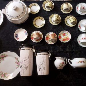 چهل و پنج تیکه ظروف پزیرایی