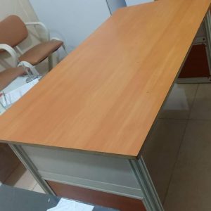 فروش میز اداری پایه فلزی در سایت آگهی و خرید و فروش دزار سمنان .