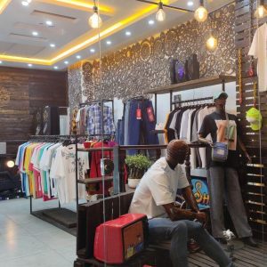 واگذاری بوتیک مردانه با موقعیت مناسب در سمنان در سایت آگهی و خرید و فروش دزار سمنان.