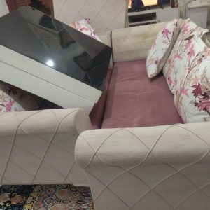 فروش مبل ۹ نفره همراه میز وسط فروش در سایت آگهی و خرید و فروش دزار سمنان .