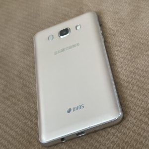 آگهی فروش موبایل سامسونگ Galaxy J5 با حافظهٔ ۱۶ گیگابایت سایت آگهی و خرید و فروش دزار سمنان .