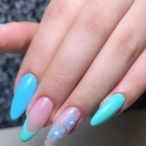 خدمات کاشت ناخن در سمنان سایت آگهی و خرید و فروش دزار سمنان .