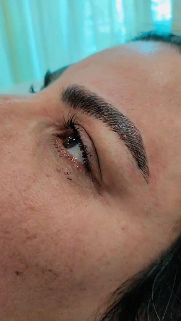 خدمات بلید ابروزیبایی