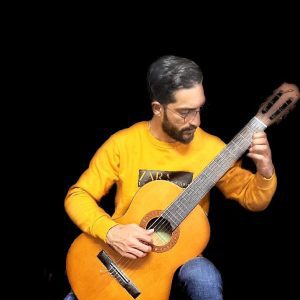 آموزش نوازندگی گیتار و دروس موسیقی در سمنان
