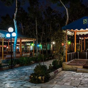 رستوران باغ شهر سمنان . یکی از بهترین رستوان های سمنان
