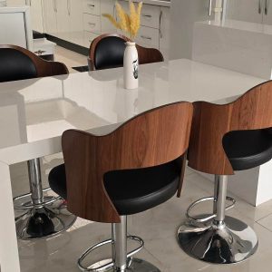 فروش میز غذاخوری ۴ نفره سفید براق در سمنان .